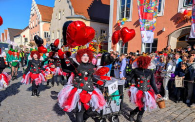 Am Sonntag, 15.2. auf zum großen Langquaider Faschingsumzug!