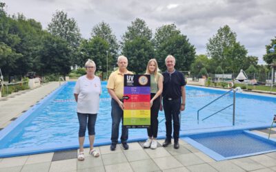 Neue UV-Index-Tafel sensibilisiert vor Sonnenbrand im Freibad